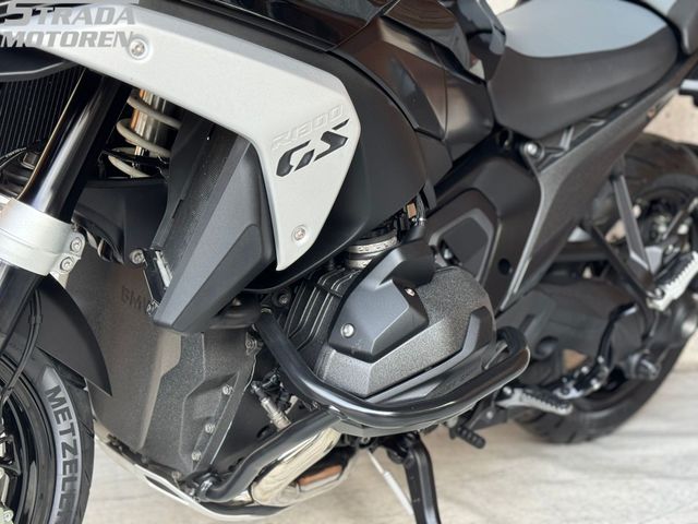 bmw - r-1300-gs-triple-black