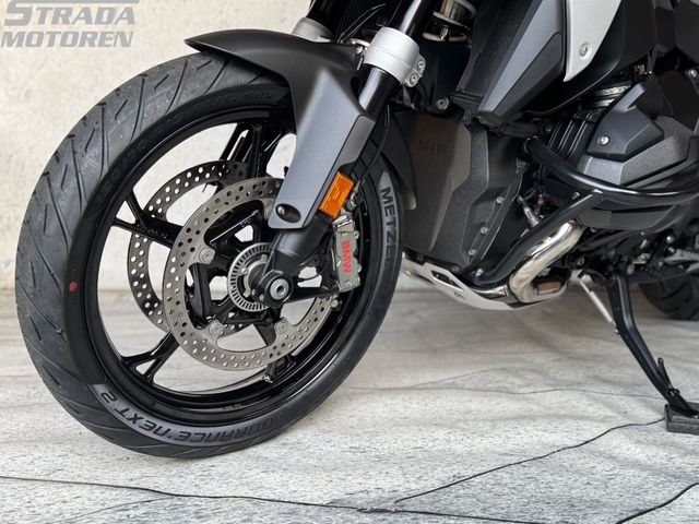 bmw - r-1300-gs-triple-black