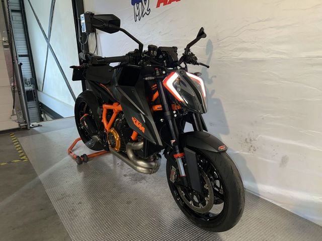 ktm - 1290-super-duke-r