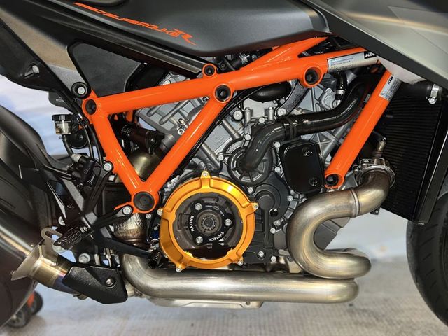 ktm - 1290-super-duke-r