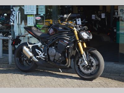 TRIUMPH SPEED TRIPLE 1200 RS – foto 3