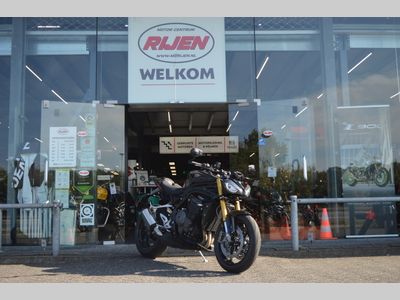 TRIUMPH SPEED TRIPLE 1200 RS – foto 2