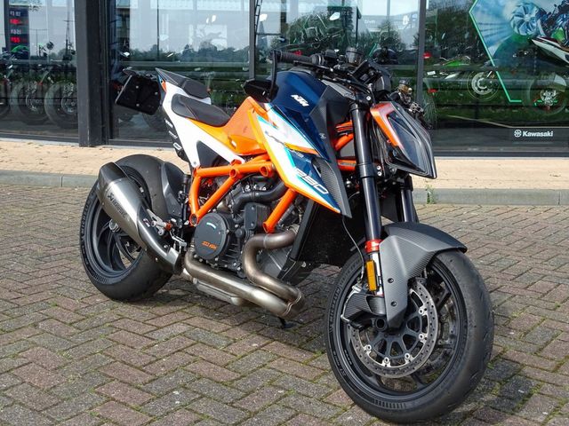ktm - 1290-super-duke-rr