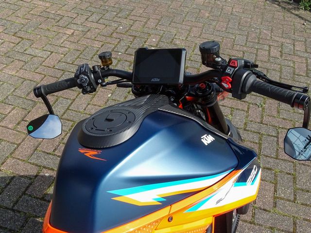 ktm - 1290-super-duke-rr