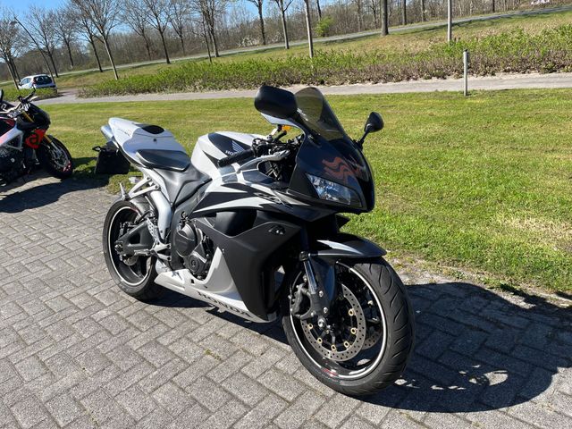 honda - cbr-600-rr