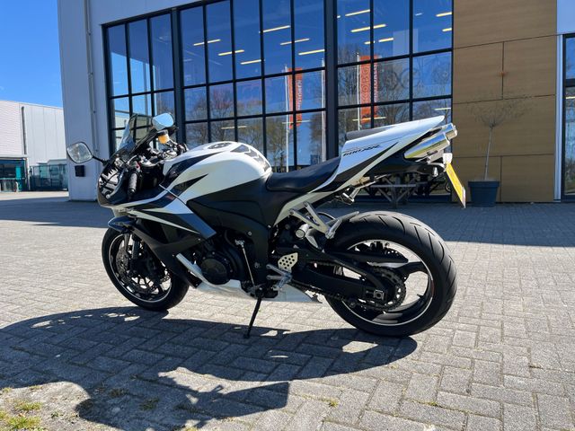 honda - cbr-600-rr