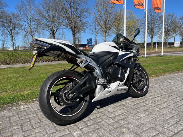honda - cbr-600-rr