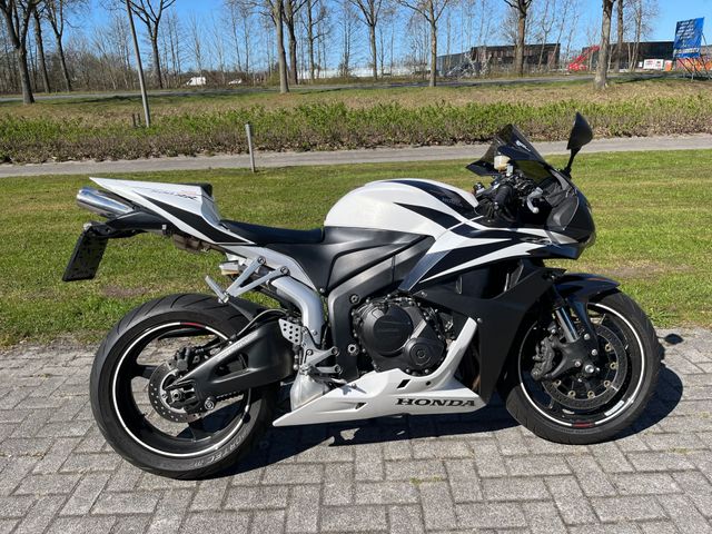honda - cbr-600-rr