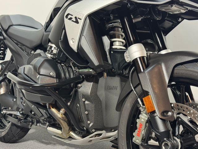 bmw - r-1300-gs-triple-black