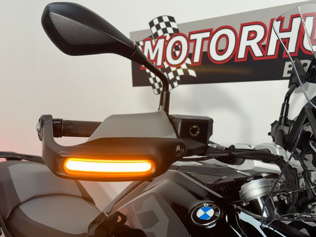 bmw - r-1300-gs-triple-black