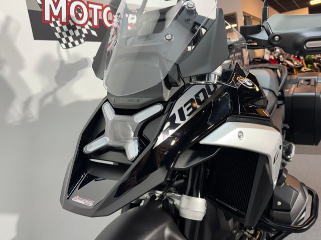 bmw - r-1300-gs-triple-black