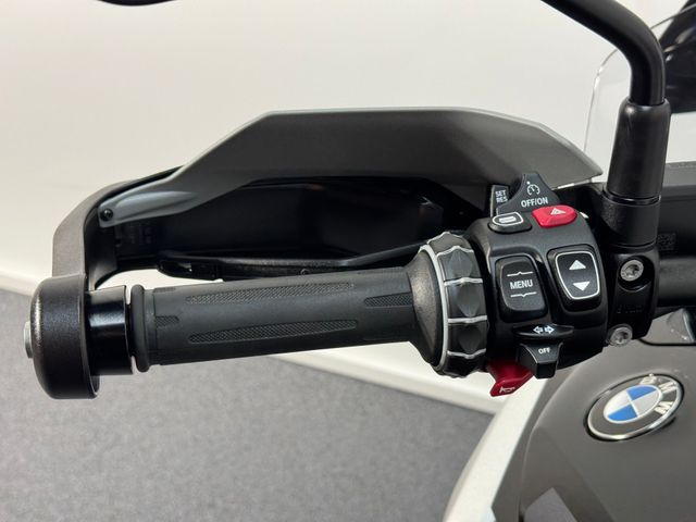 bmw - r-1300-gs-triple-black