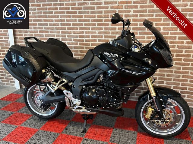 triumph - tiger-1050