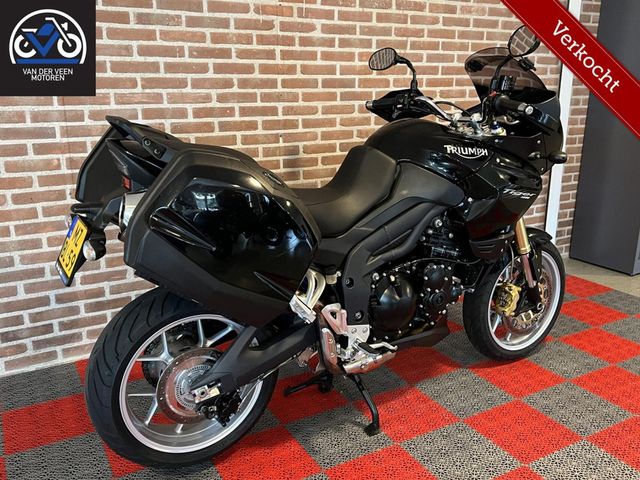 triumph - tiger-1050