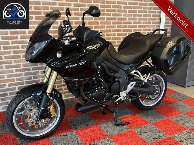 triumph - tiger-1050