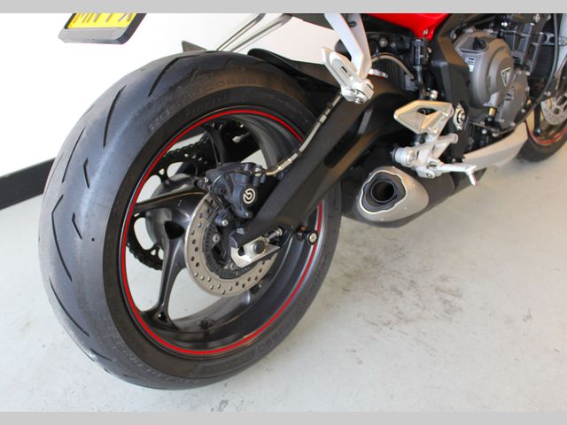 triumph - street-triple-r-low-ride-height