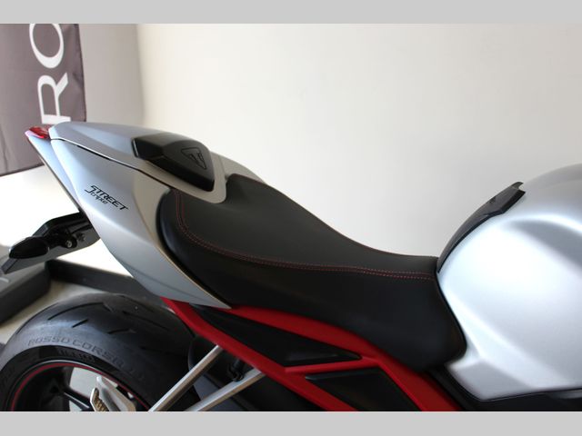 triumph - street-triple-r-low-ride-height