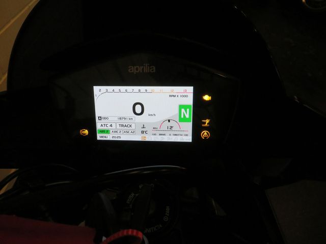 aprilia - tuono-v4-1100-factory