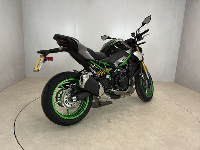 kawasaki - z900