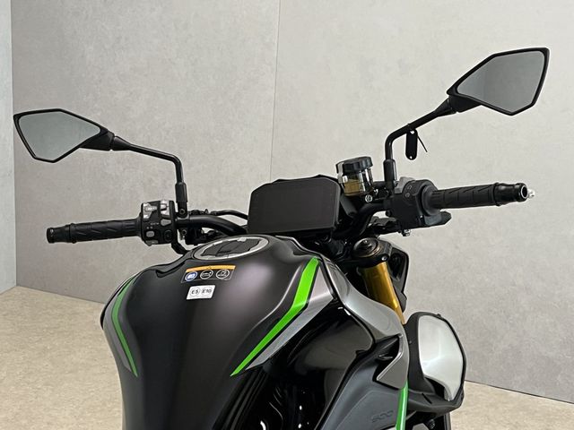 kawasaki - z900