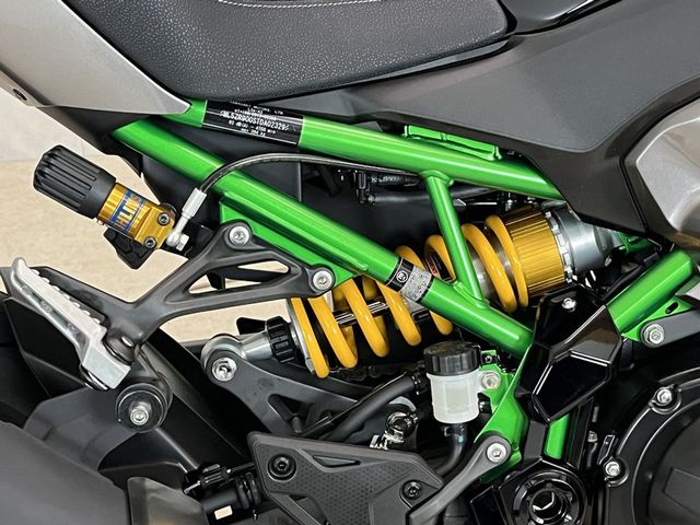 kawasaki - z900