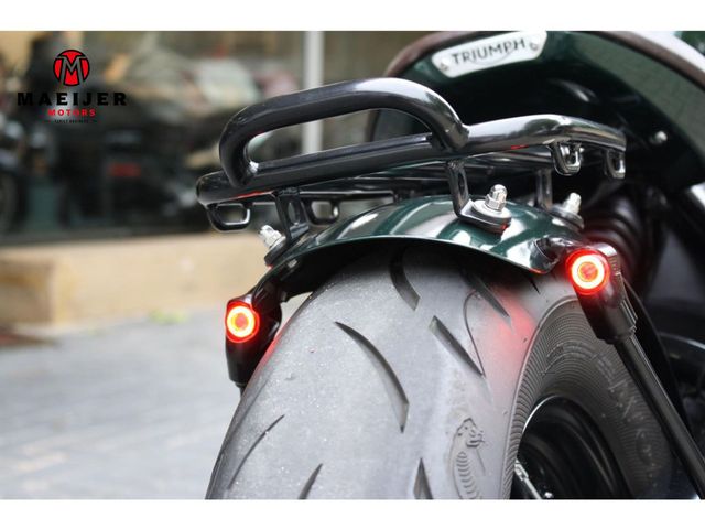 triumph - bonneville-bobber-black