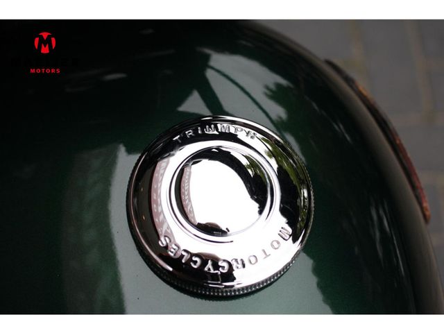 triumph - bonneville-bobber-black