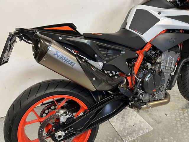 ktm - 890-duke-r