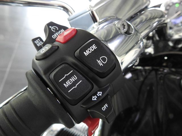 bmw - r-18-classic