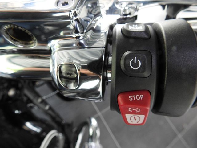 bmw - r-18-classic