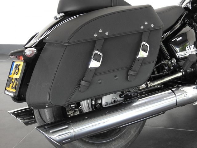 bmw - r-18-classic