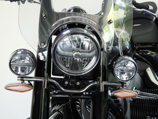 bmw - r-18-classic