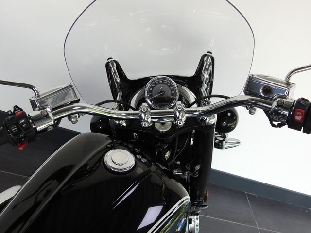 bmw - r-18-classic