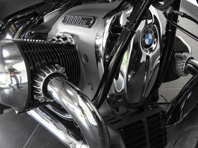 bmw - r-18-classic