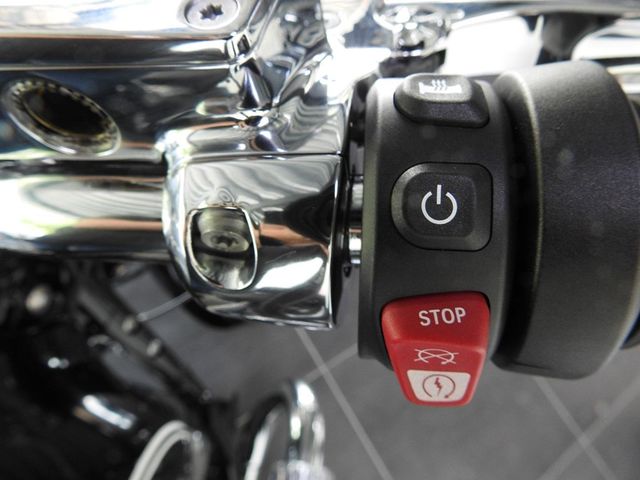 bmw - r-18-classic