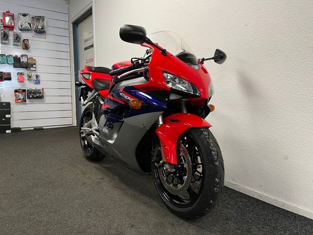 honda - cbr-1000-rr-fireblade