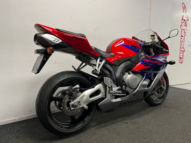 honda - cbr-1000-rr-fireblade