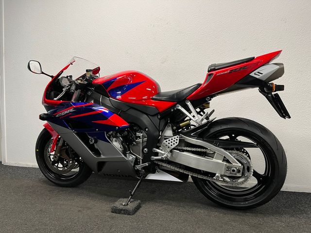 honda - cbr-1000-rr-fireblade