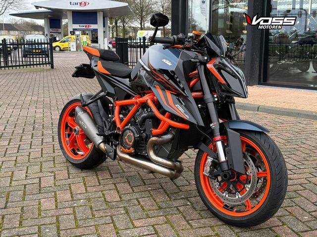 ktm - 1290-super-duke-r