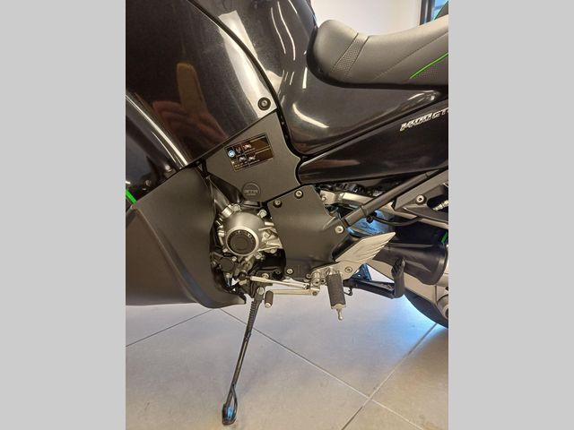 kawasaki - 1400-gtr