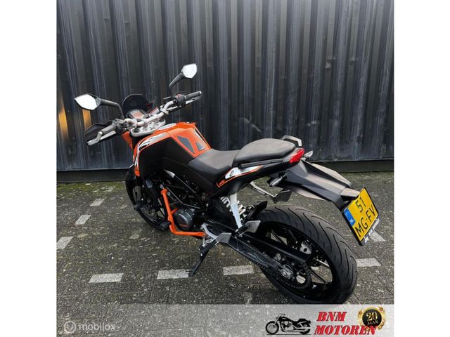 ktm - 125-duke