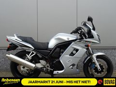 YAMAHA FZS 600 FAZER