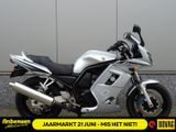 YAMAHA FZS 600 FAZER