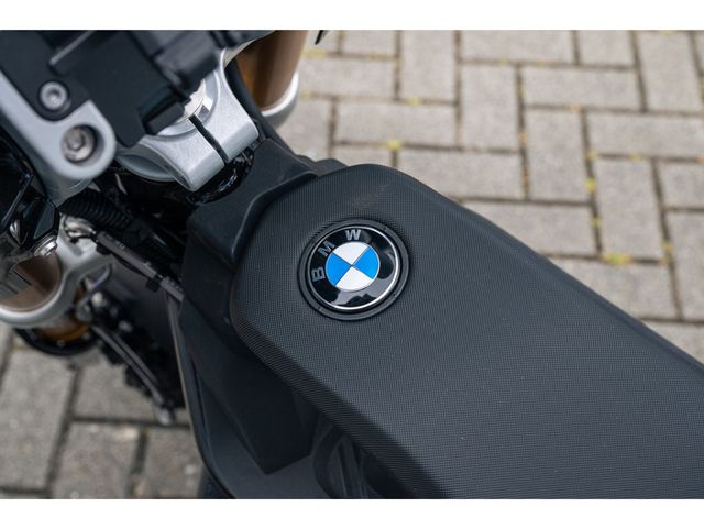bmw - ce-02