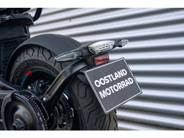 bmw - ce-02