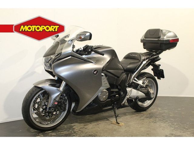 honda - vfr-1200-f-dct