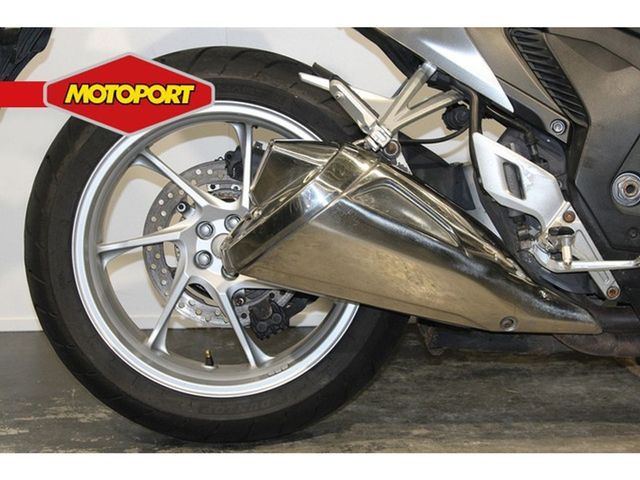 honda - vfr-1200-f-dct
