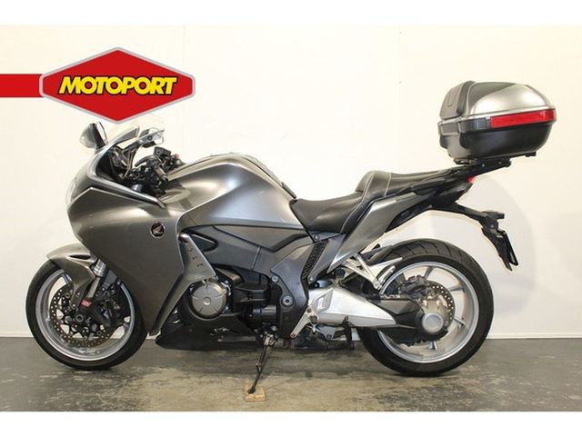 honda - vfr-1200-f-dct