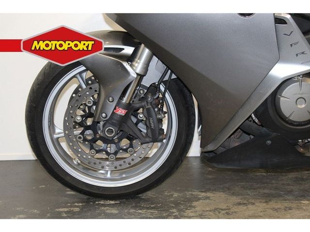 honda - vfr-1200-f-dct