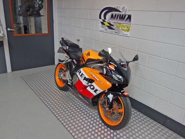 honda - cbr-1000-rr-fireblade